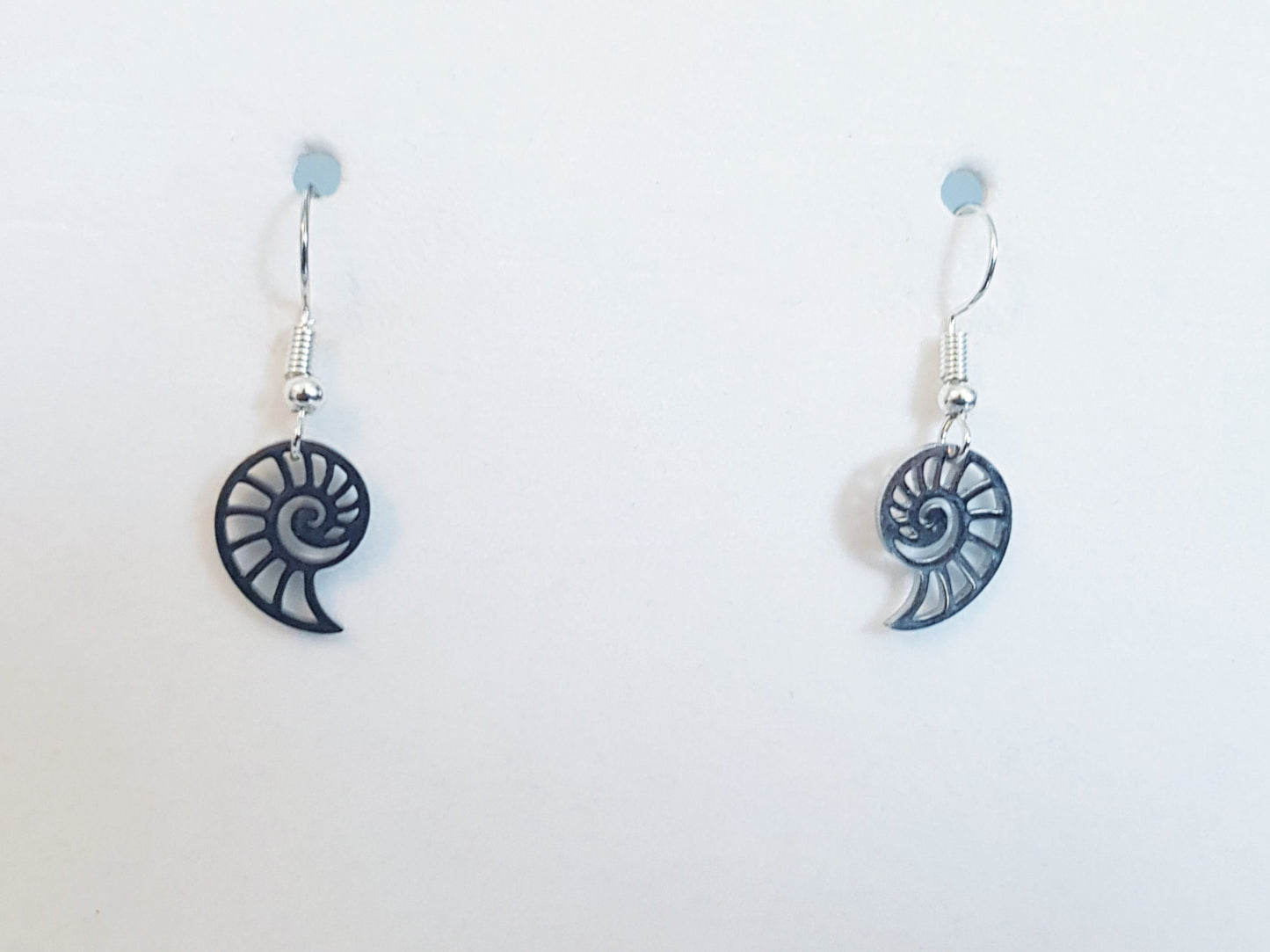 VENTE Boucles d’oreilles Nautilus hypoallergéniques en acier inoxydable, bijoux d’été, cadeau d’amant de la vie marine océan, boucles d’oreilles en titane