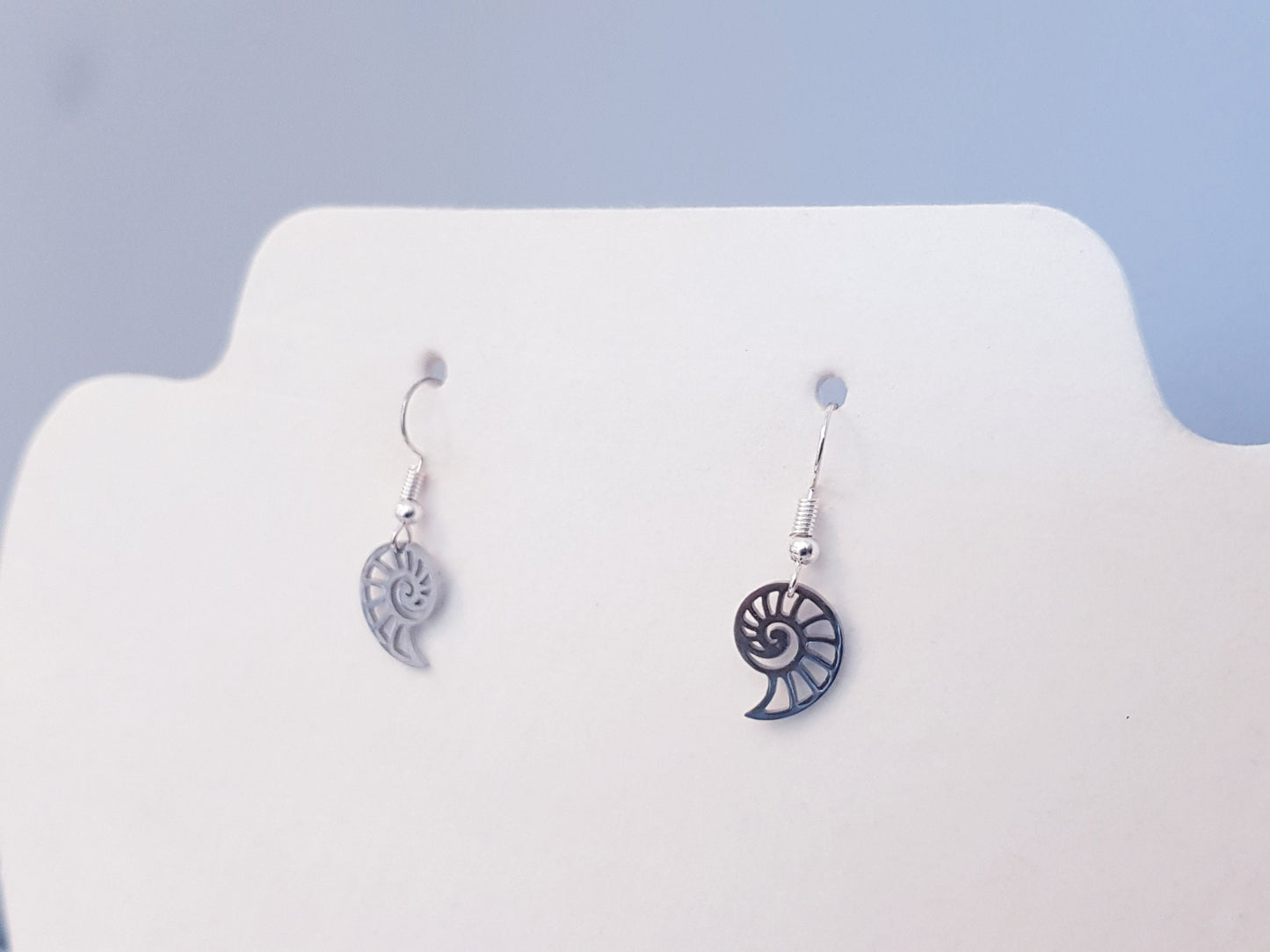 VENTE Boucles d’oreilles Nautilus hypoallergéniques en acier inoxydable, bijoux d’été, cadeau d’amant de la vie marine océan, boucles d’oreilles en titane