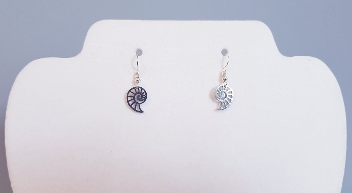 VENTE Boucles d’oreilles Nautilus hypoallergéniques en acier inoxydable, bijoux d’été, cadeau d’amant de la vie marine océan, boucles d’oreilles en titane