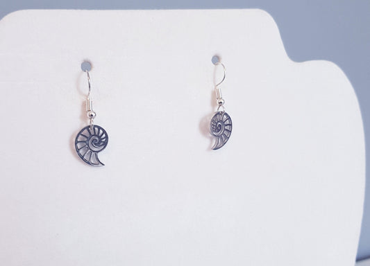 VENTE Boucles d’oreilles Nautilus hypoallergéniques en acier inoxydable, bijoux d’été, cadeau d’amant de la vie marine océan, boucles d’oreilles en titane