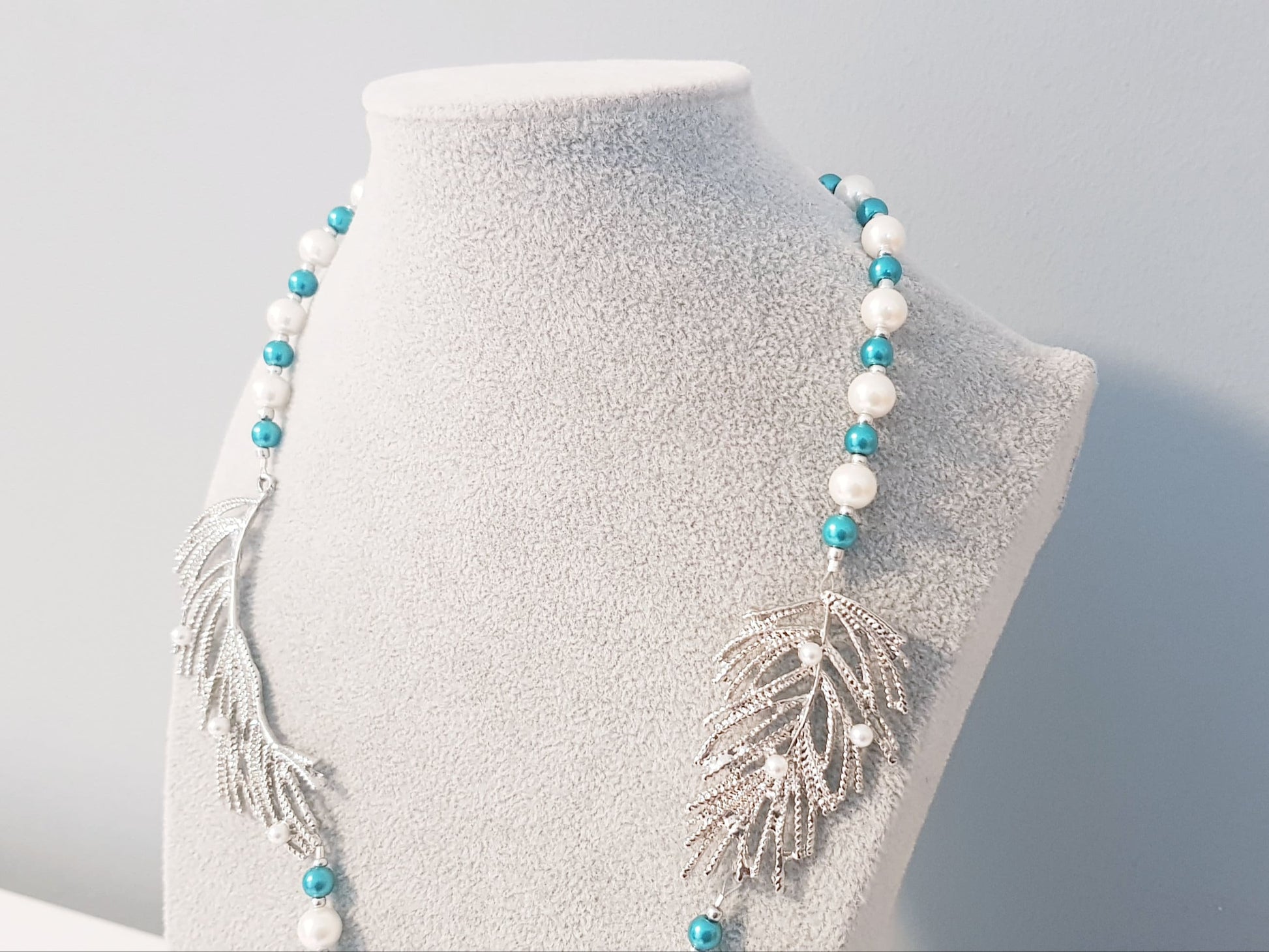 Feather and leaf necklace. Wedding pearl jewelry.