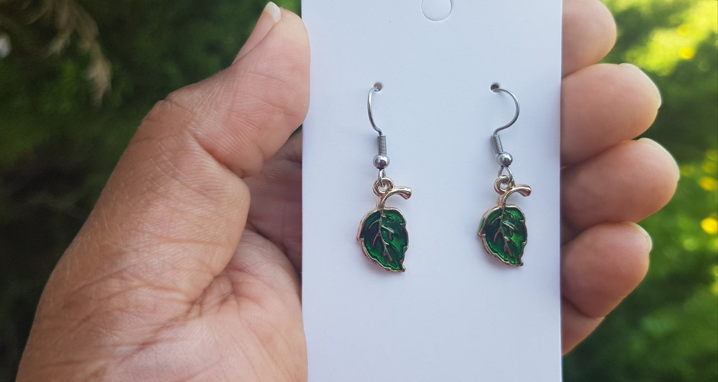 Emerald Green Leaf Earrings - Hypoallergenic Minimalist Handmade Gift