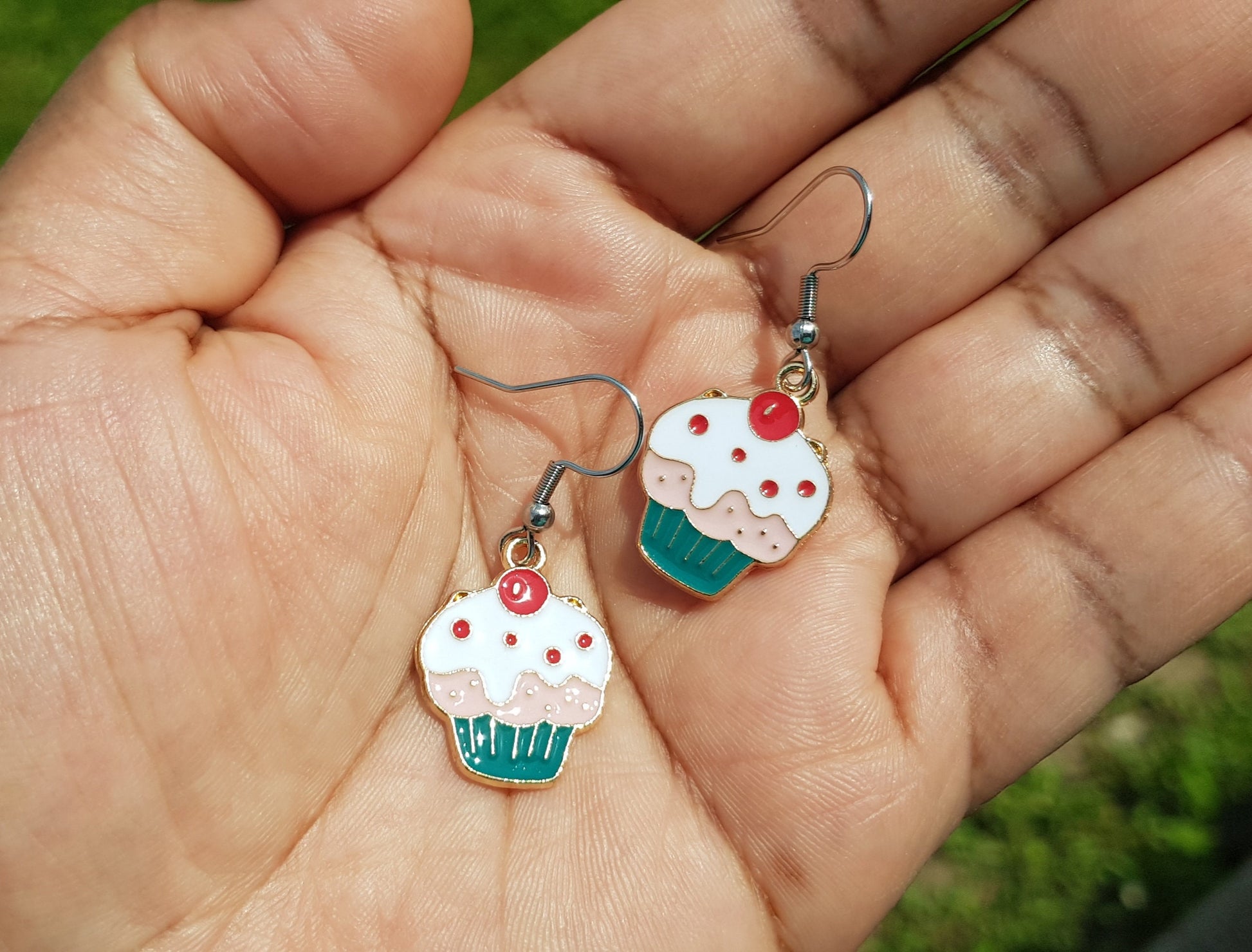 Christmas cupcake earrings, Christmas cake earrings.