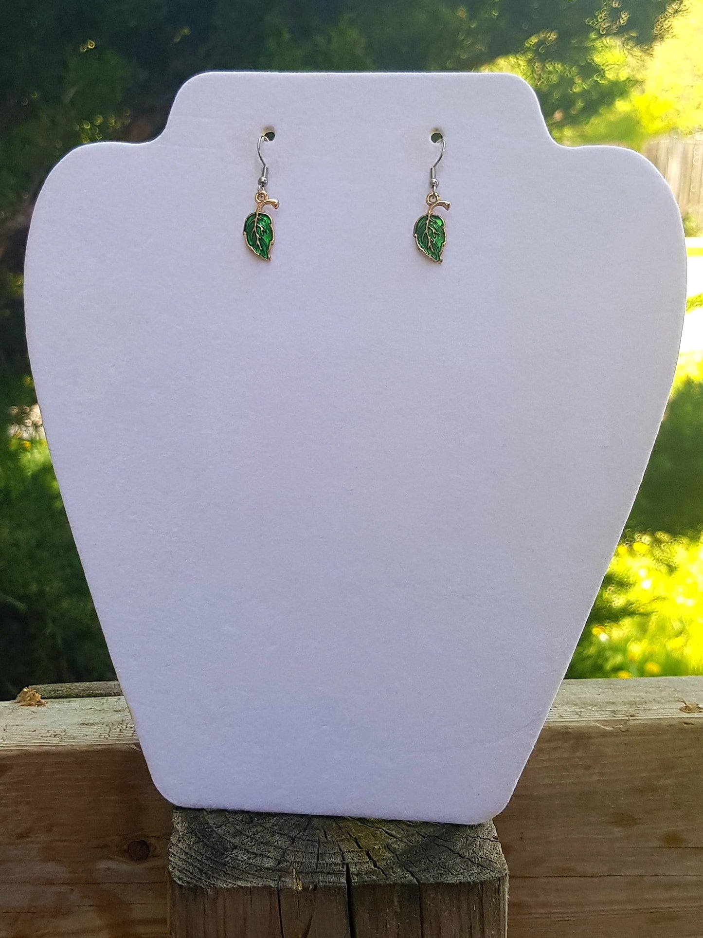 Emerald Green Leaf Earrings - Hypoallergenic Minimalist Handmade Gift