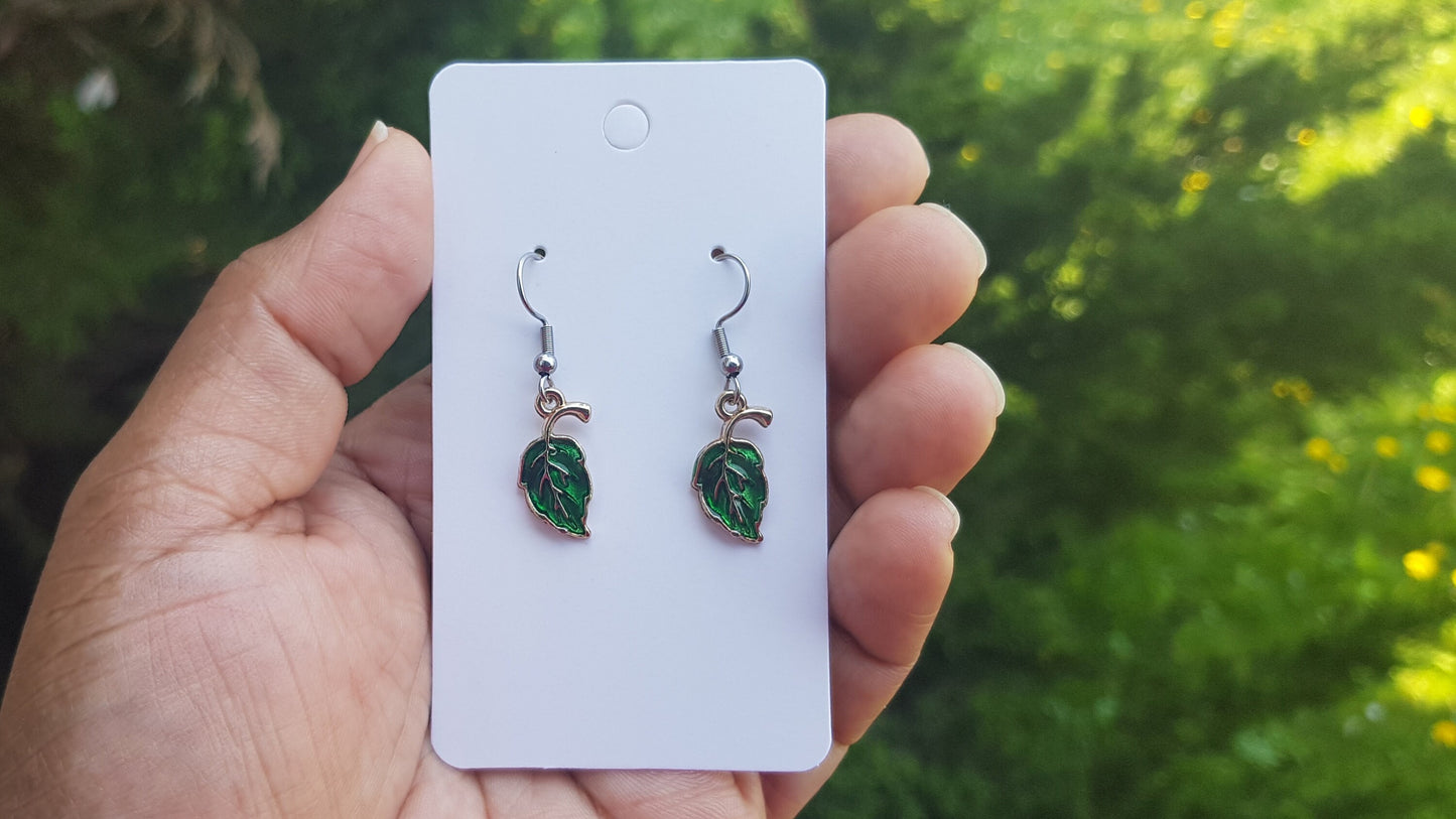 Emerald Green Leaf Earrings - Hypoallergenic Minimalist Handmade Gift