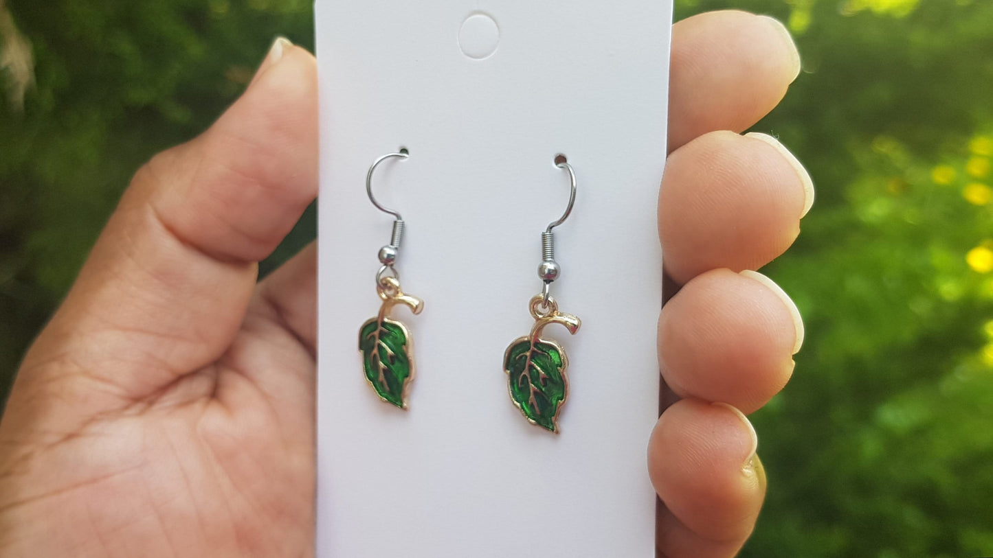 Emerald Green Leaf Earrings - Hypoallergenic Minimalist Handmade Gift