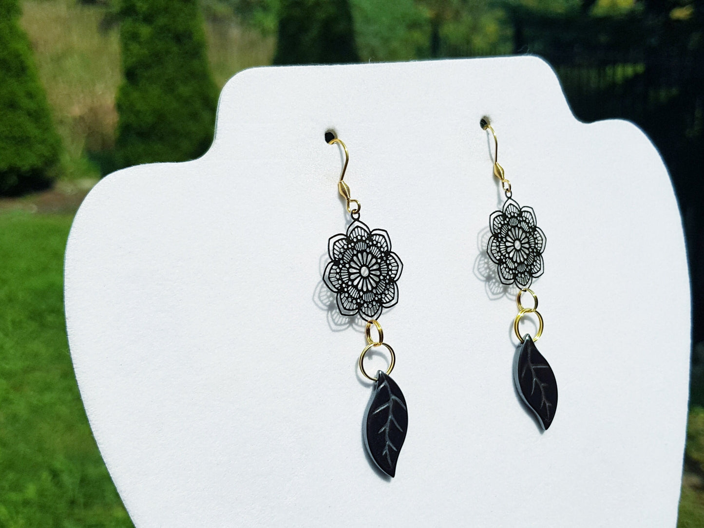 Handmade Black and Gold Gemstone Leaf Earrings - Hypoallergenic Sunflower Bridal Earrings - Wedding Jewelry