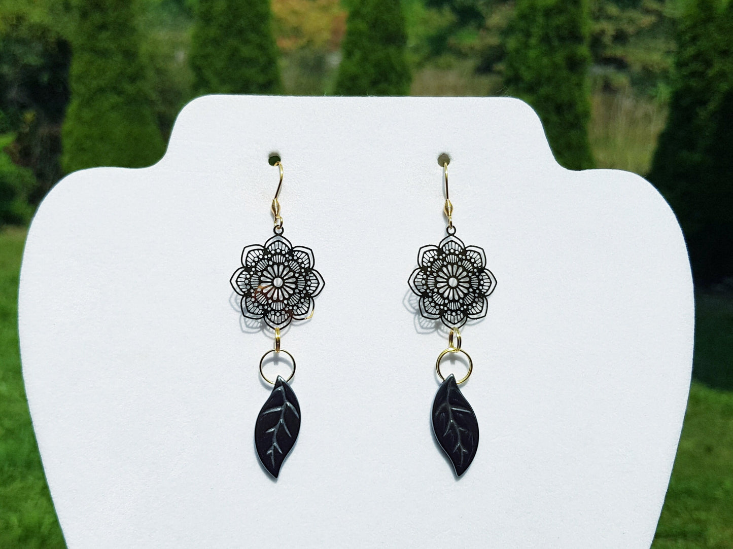 Handmade Black and Gold Gemstone Leaf Earrings - Hypoallergenic Sunflower Bridal Earrings - Wedding Jewelry