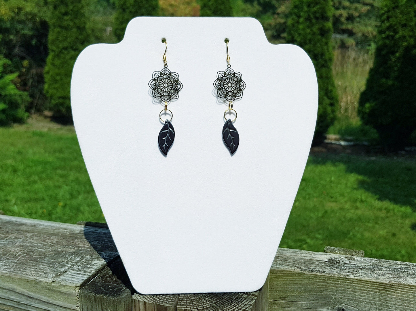 Handmade Black and Gold Gemstone Leaf Earrings - Hypoallergenic Sunflower Bridal Earrings - Wedding Jewelry