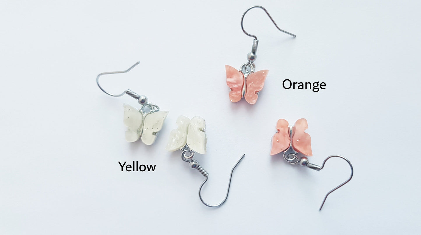 Boucles d’oreilles papillon pastel, cadeau de Noël hypoallergénique, boucles d’oreilles en titane, cadeau d’amant de papillon, bijoux d’insectes, vente Cyber ​​Monday