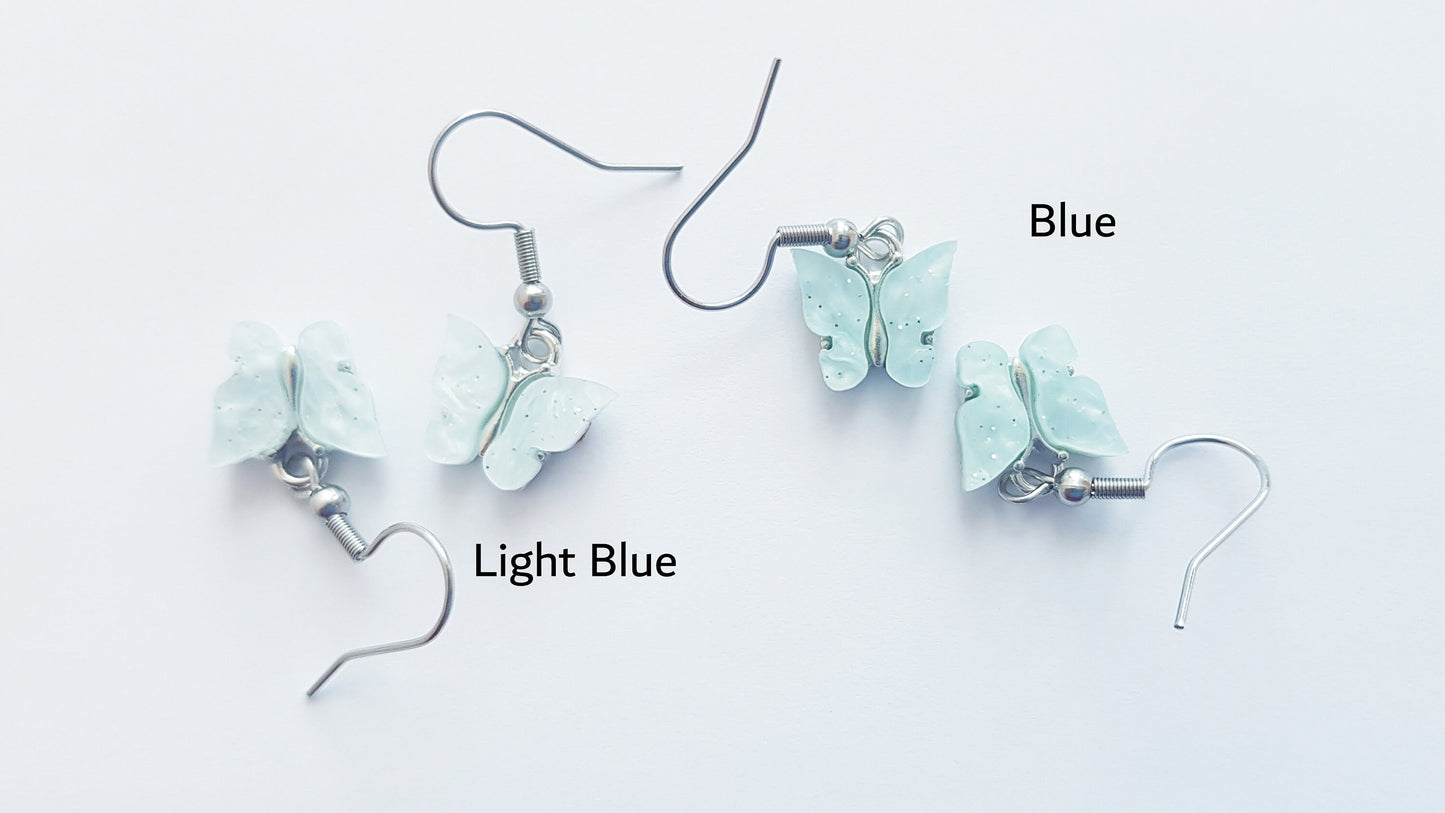 Boucles d’oreilles papillon pastel, cadeau de Noël hypoallergénique, boucles d’oreilles en titane, cadeau d’amant de papillon, bijoux d’insectes, vente Cyber ​​Monday