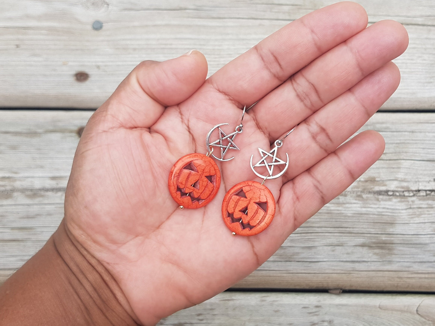 Cute Halloween earrings for the Halloween season.