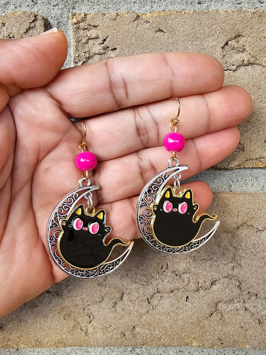 Cute dangling earrings.